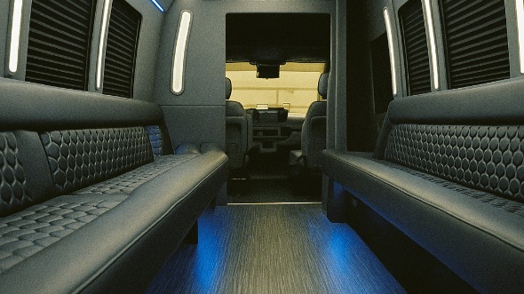 des moines 25 passenger party bus rental